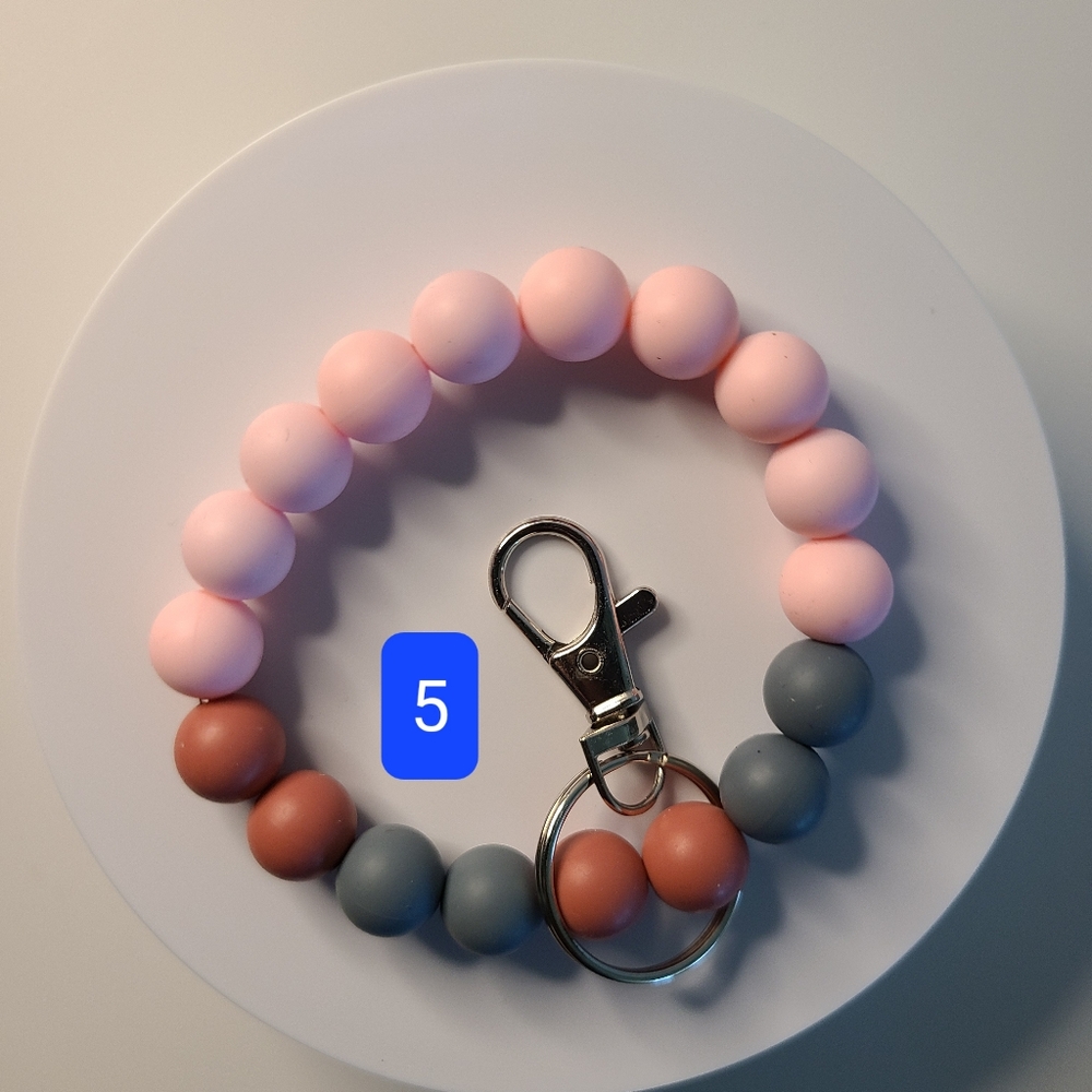 Bracelets - Picture 8 of 16